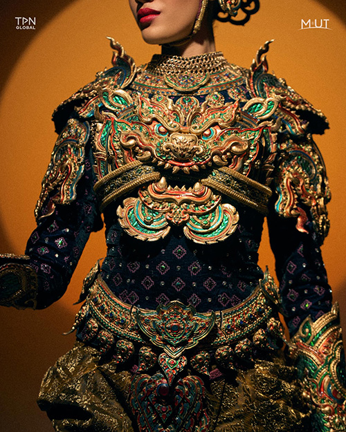 โอปอล สุชาตา ในชุดประจำชาติ สยามมานุสตรี สุดอลังการ สู้ศึกเวที Miss Universe 2024