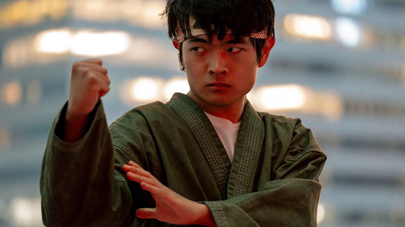 นักสู้หนุ่ม ลี ฟง เตรียมพร้อมสำหรับการแข่งขันคาราเต้