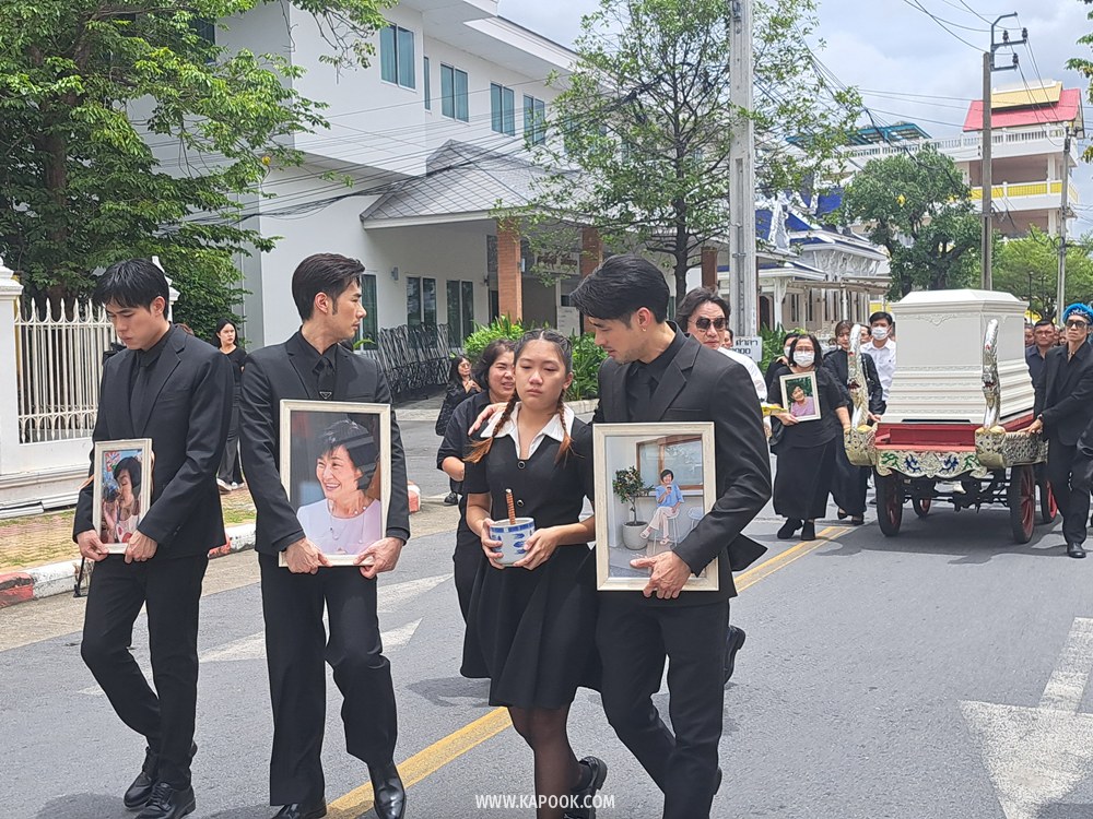 พิธีฌาปนกิจ คุณแม่งามทิพย์ น้องวันใหม่ร้องเพลงโปรดคุณแม่ บอย หน่อง ภัทร์ สุดกลั้นน้ำตา