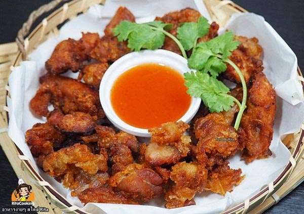 ไก่ทอดกระเทียมพริกไทย