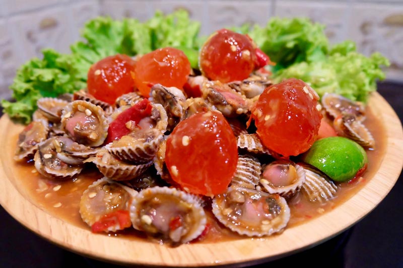 ตำหอยแครงไข่แดงเค็ม