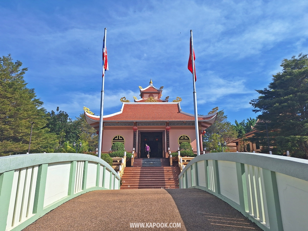 ที่เที่ยวนครพนม อนุสรณ์สถานประธานโฮจิมินห์