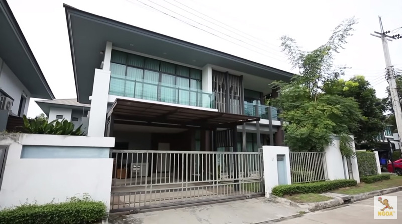 บ้านคริส หอวัง