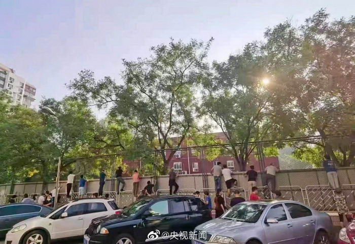 ลูกไปโรงเรียนวันแรก