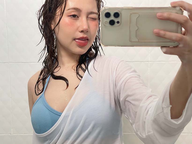 น้องไข่เน่า อดีตดาว OnlyFans ส่งภาพเซ็กซี่ขยี้ใจ ตัวเปียกปอน