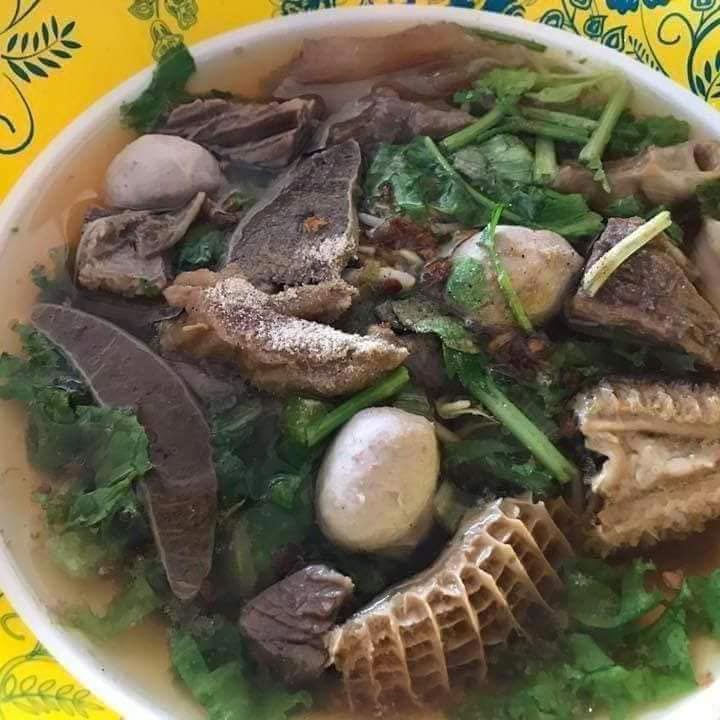 ก๋วยเตี๋ยวเนื้อนายหงอก