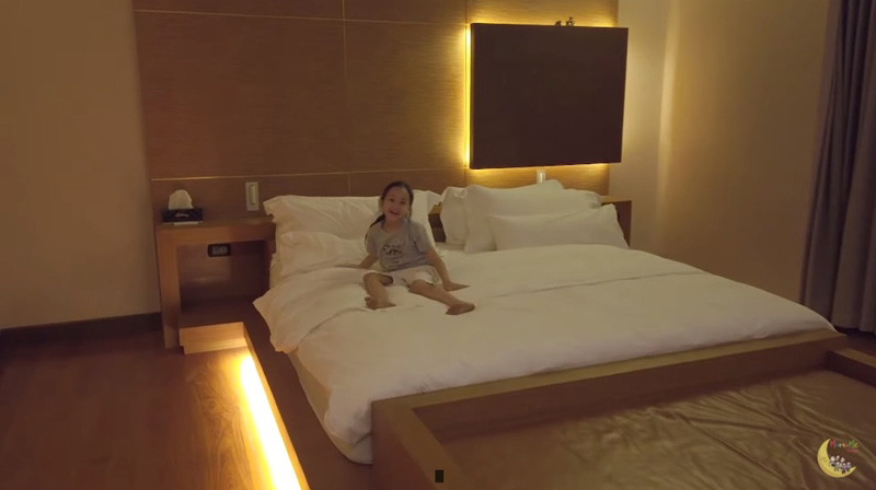 บ้านพลอย ชิดจันทร์