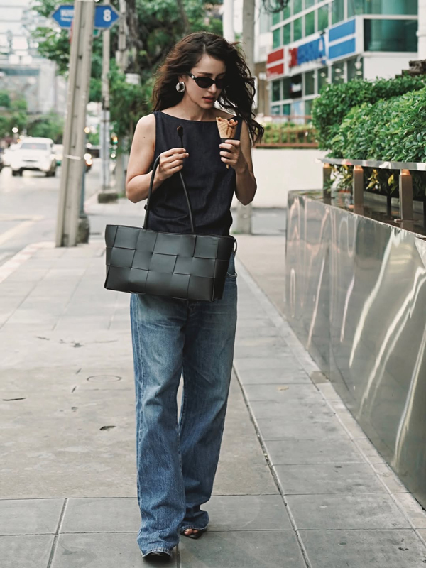 แอน ทองประสม