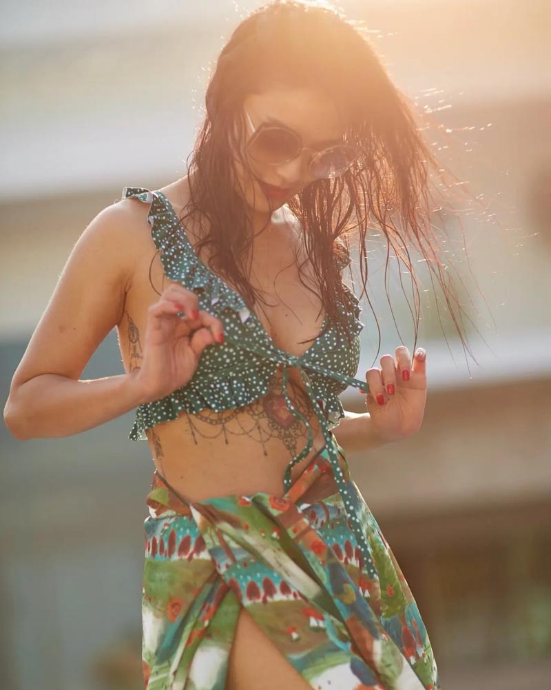 ชมพู่ ก่อนบ่าย