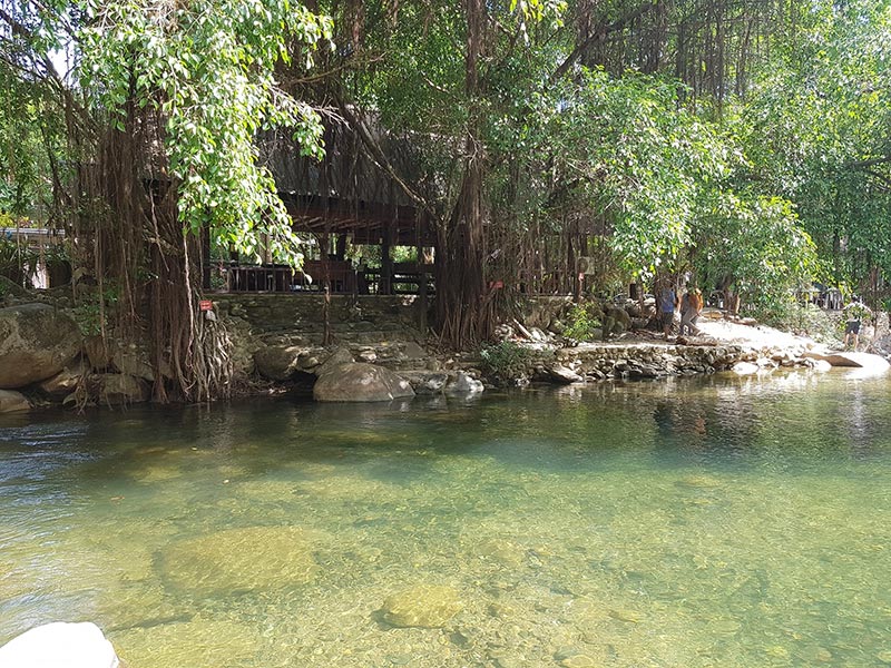 บรรยากาศโฮมสเตย์บ้านสวนริมน้ำ