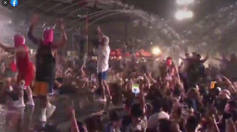 แจ๊ส ชวนชื่น