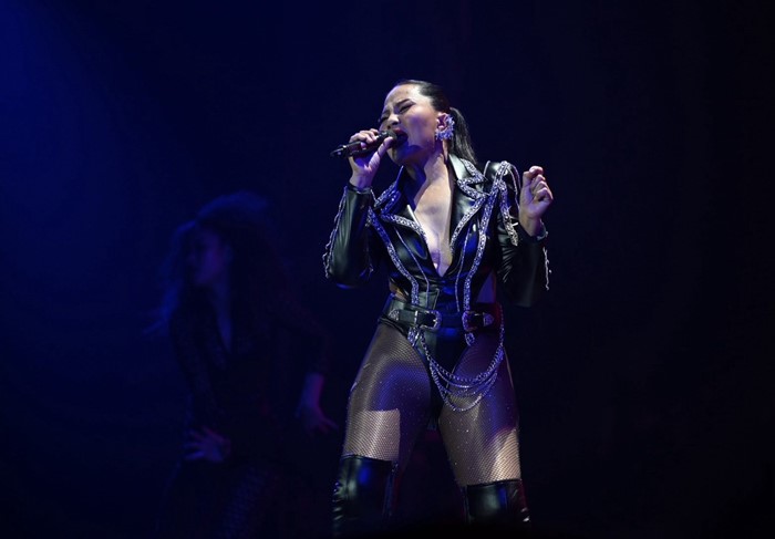 สุนารี เมินดราม่าชุดแซ่บ