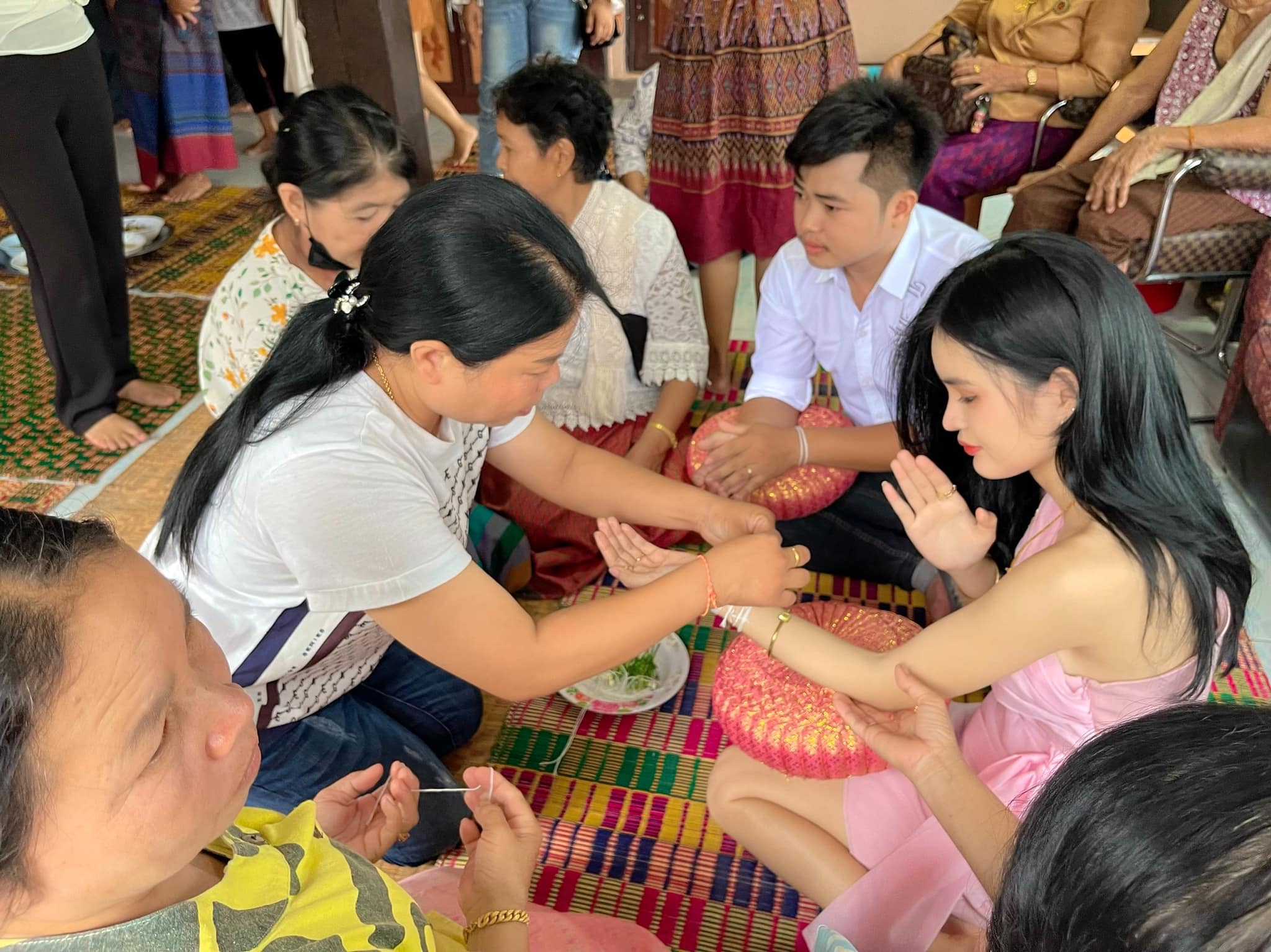 เอ๋ มิรา