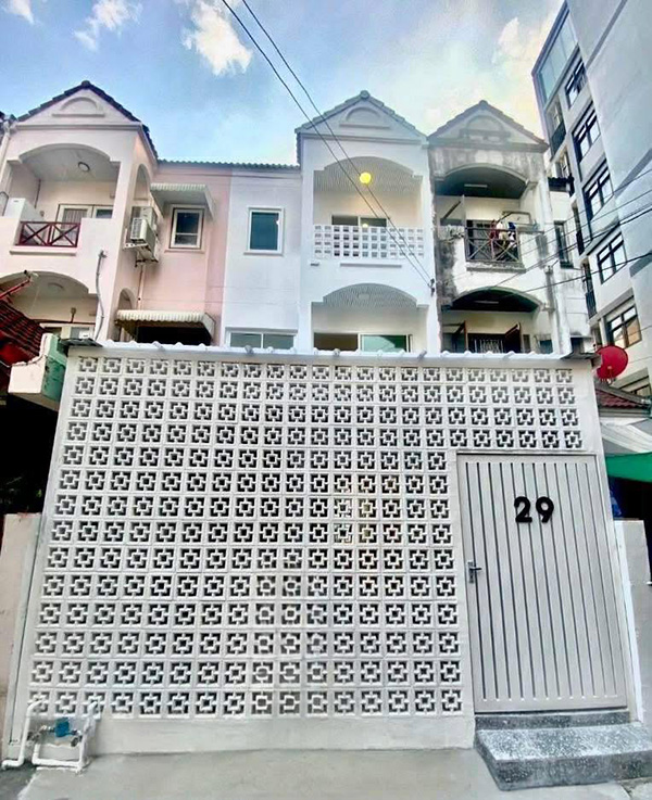 รีโนเวททาวน์โฮม 3 ชั้น