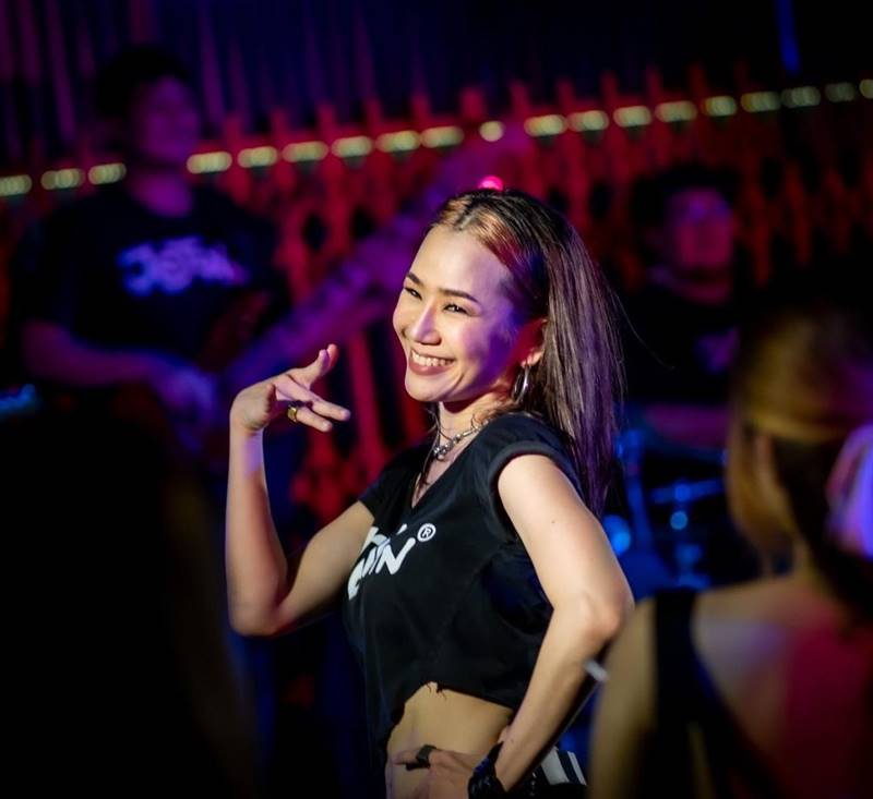 ครูหน่อง แดนเซอร์ เจ เจตริน