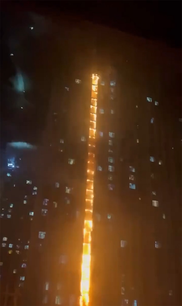 ไฟไหม้ตึกสูง จีน