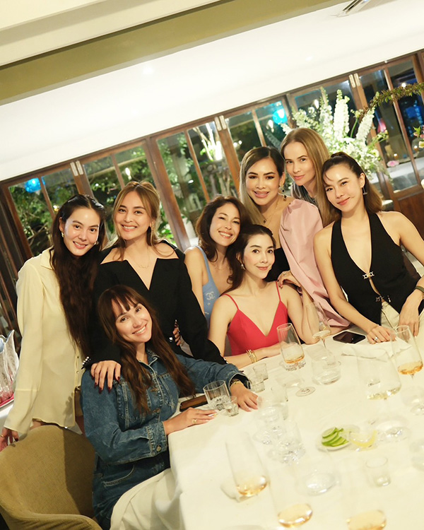 เจนี่ - คริส - นานา