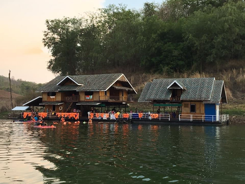 ที่พักล่องแพ กาญจนบุรี