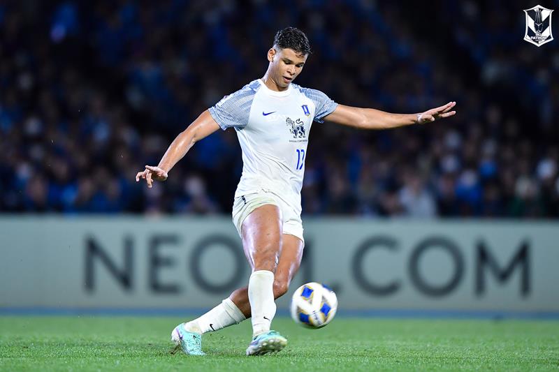 อิรฟาน ฟานดี้  แฟน แอนโทเนีย โพซิ้ว