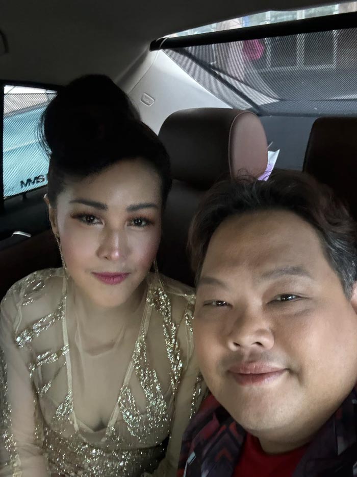 หญิงลี ศรีจุมพล