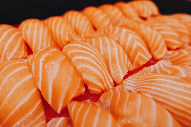 ซูชิแซลมอน ร้านอันนิซูชิ นวลจันทร์