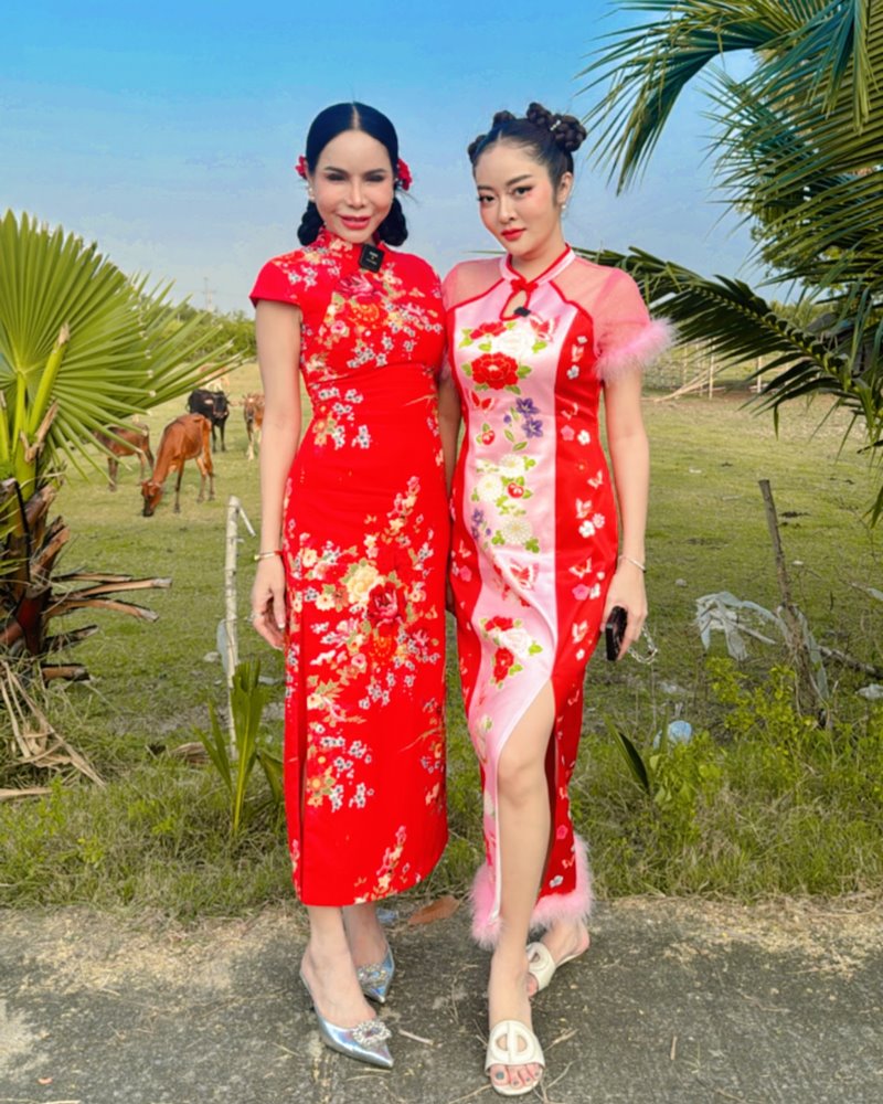 แม่ลี แก้มบุ๋ม