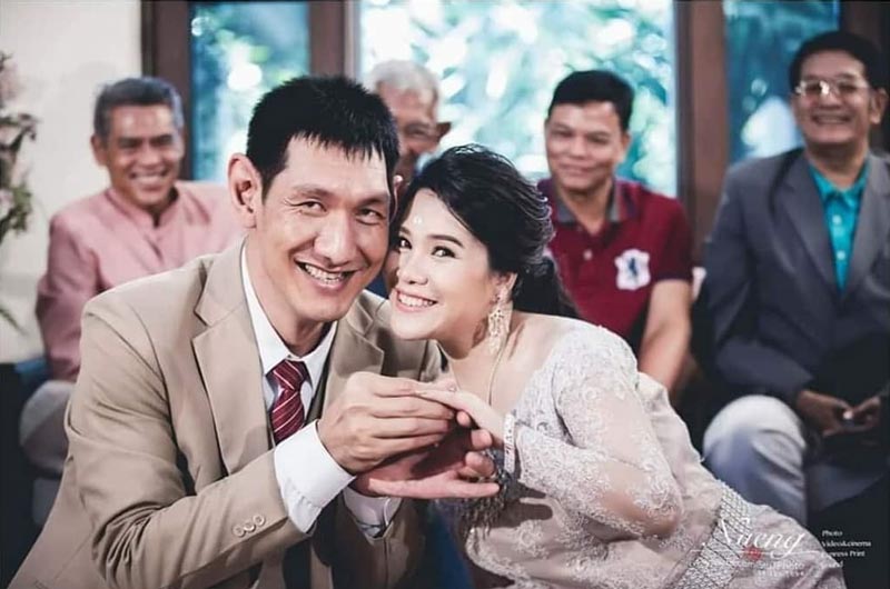 โยกเยก เชิญยิ้ม