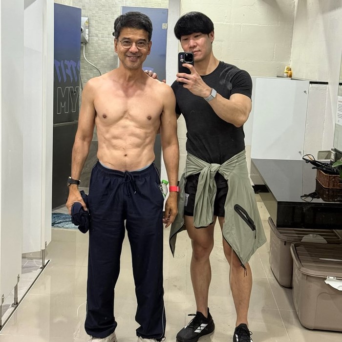 แด๊ดดี้ปุ่น ศิธา ทิวารี  เปิดร่างทองวัย 61 หุ่นเป๊ะจนหนุ่ม ๆ ต้องยอม