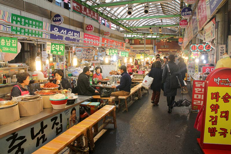 ตลาดควางจัง (Gwangjang Market) เมืองโซล