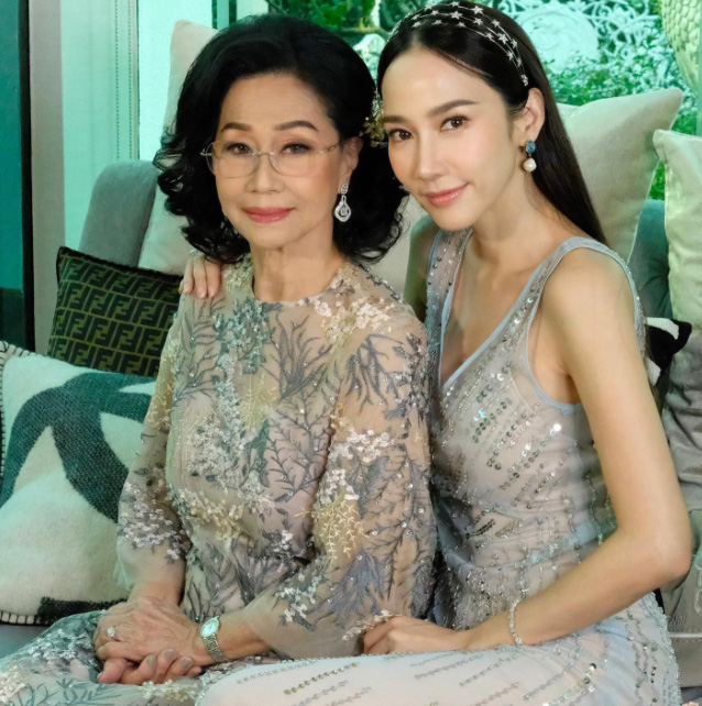 แม่ลูกดารา