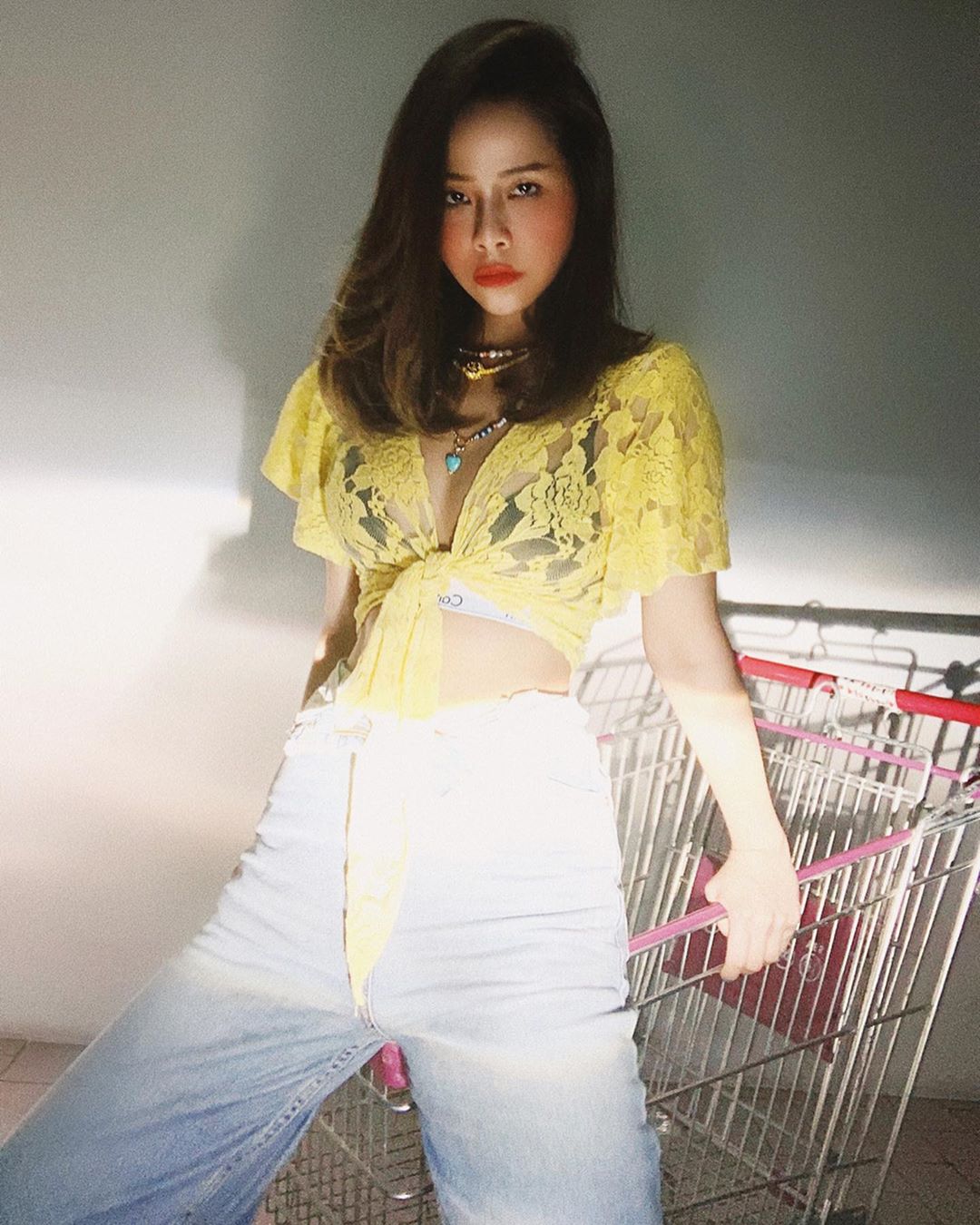 พลอย ชวพร