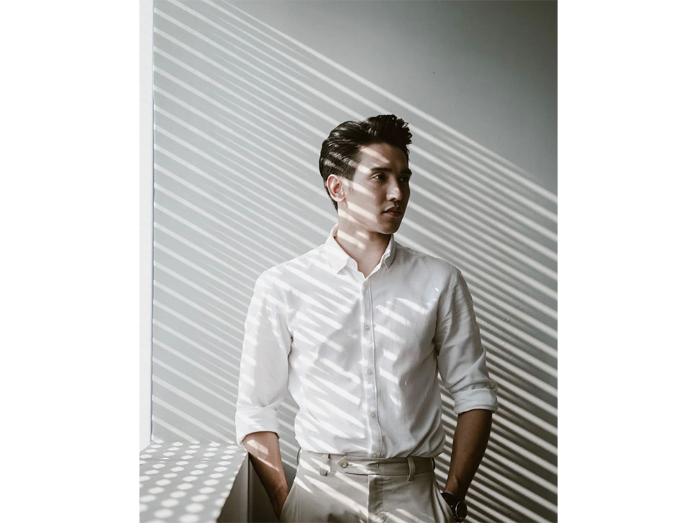 ผู้ชายผิวสองสี ใส่เสื้อสีอะไร