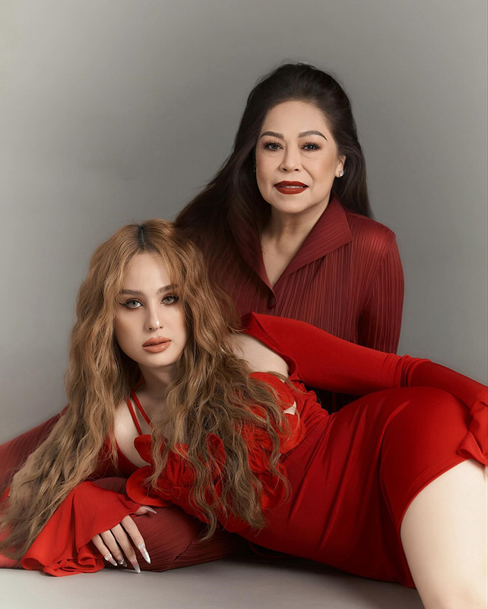 ขวัญ อุษามณี