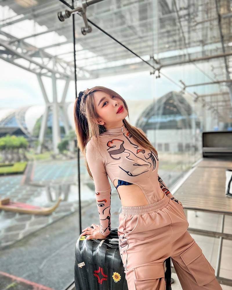 หญิงแย้ นนทพร