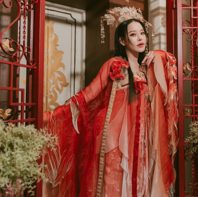 แฟชั่นดารารับตรุษจีน 2568 ส่อง 18 ไอเดียชุดจีนสุดอลัง สวยจึ้งแบบไม่มีใครยอมใคร