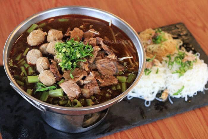 หม้อไฟเนื้อ ร้านก๋วยเตี๋ยวเรือ เจ้าสัว อ่อนนุช