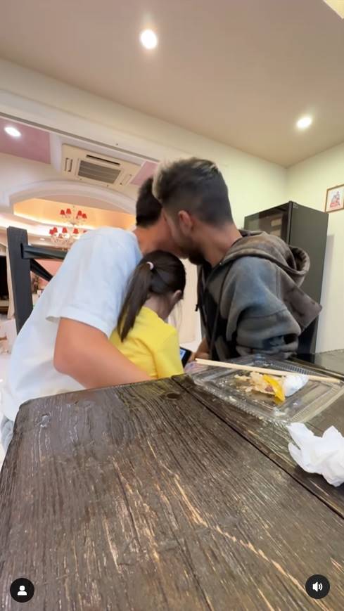 เอ็ม บุษราคัม