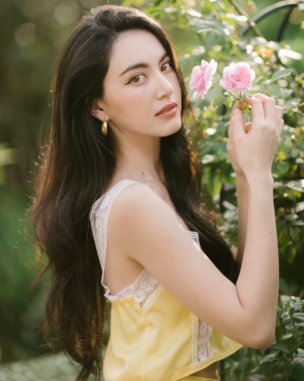 ใหม่ ดาวิกา
