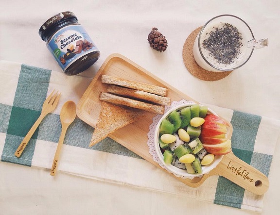 ขนมปังปิ้งหน้าครีมงาดำรสช็อกโกแลต