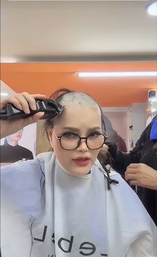 จันทร์จวง น้องสาว พุ่มพวง ดวงจันทร์ โกนผมสู้มะเร็ง