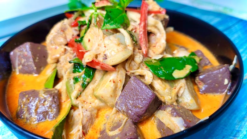 แกงไก่ใส่หน่อไม้