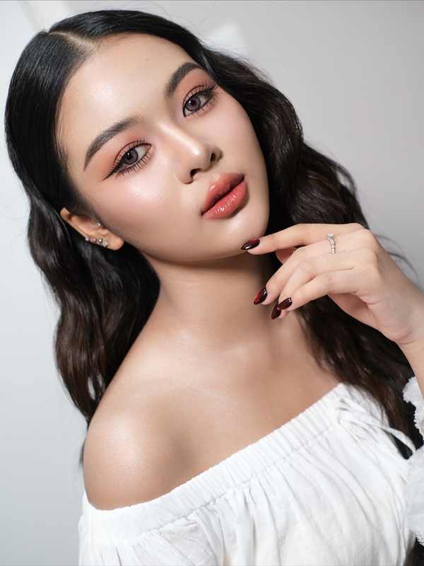 ยูกิ ไหทองคำ โดนติงยับชุดออกรายการดังรัดเป้าเกินงาม