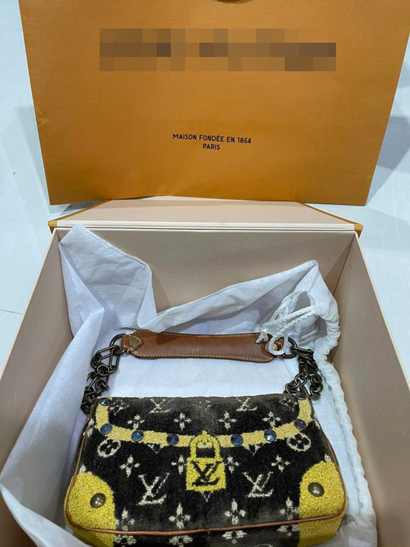 กระเป๋าแบรนด์เนม