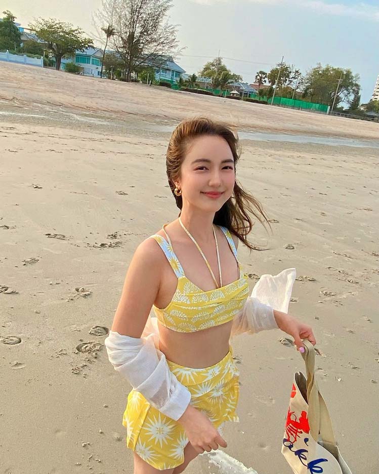 บัว นลินทิพย์