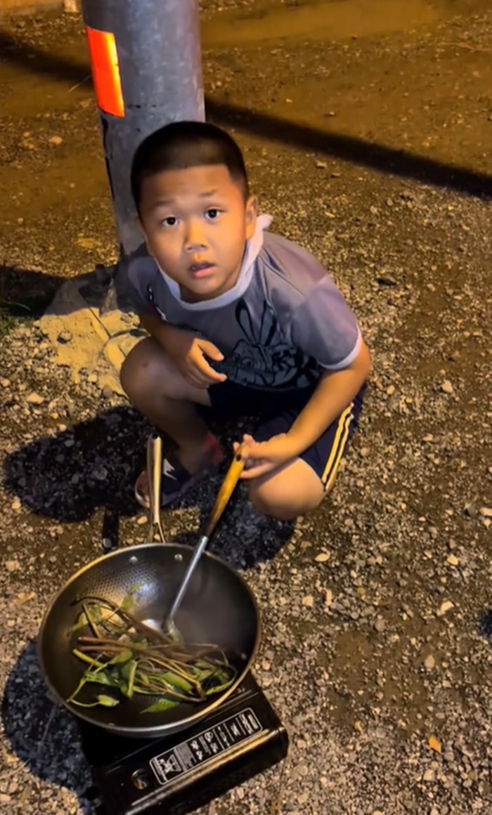 ผัดผักบุ้ง