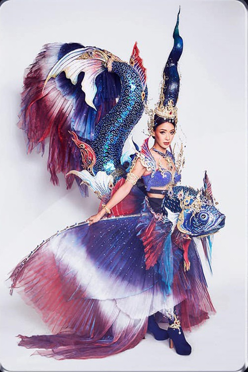 ชุดประจำชาติมิสยูนิเวิร์ส