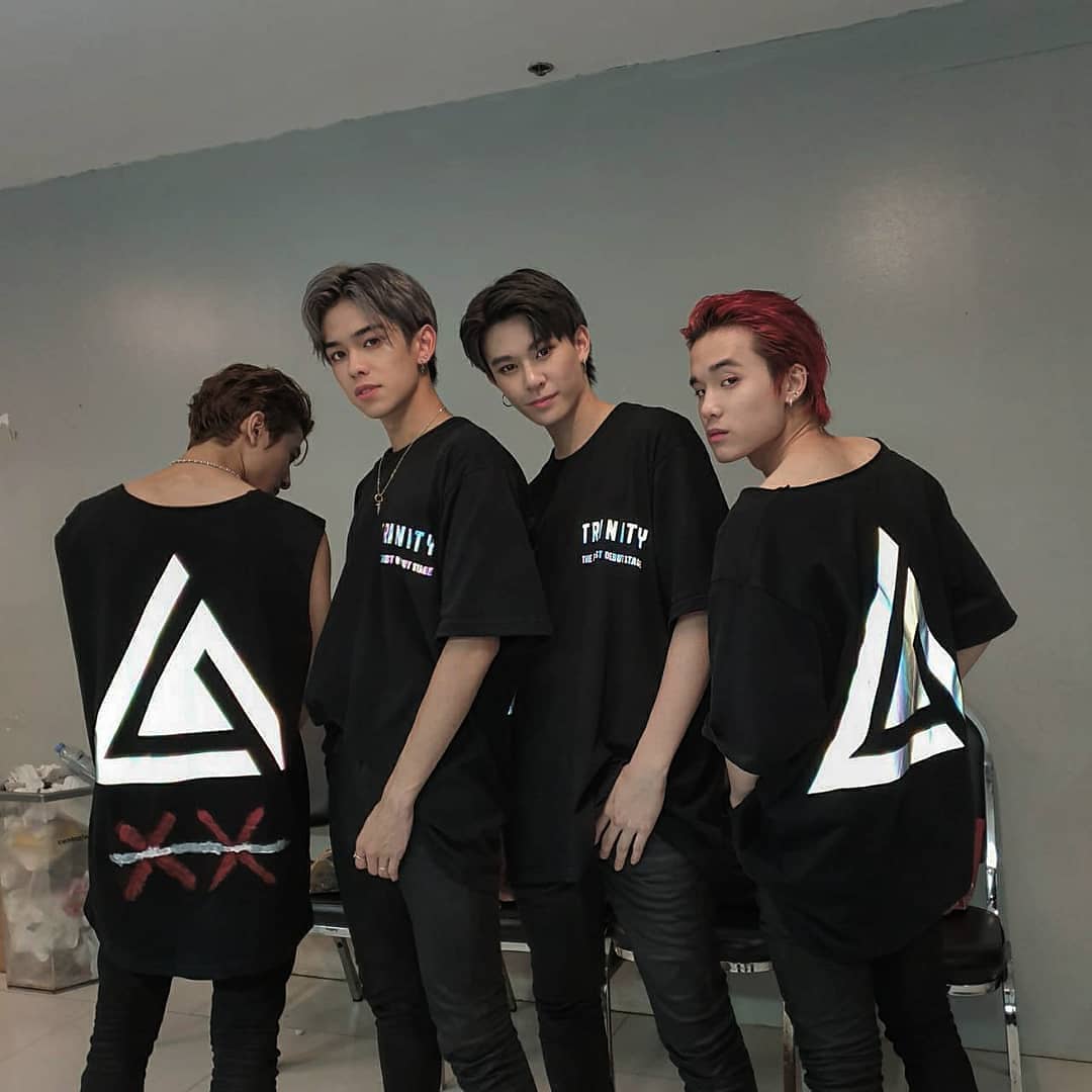  เจมส์ ธีรดนย์