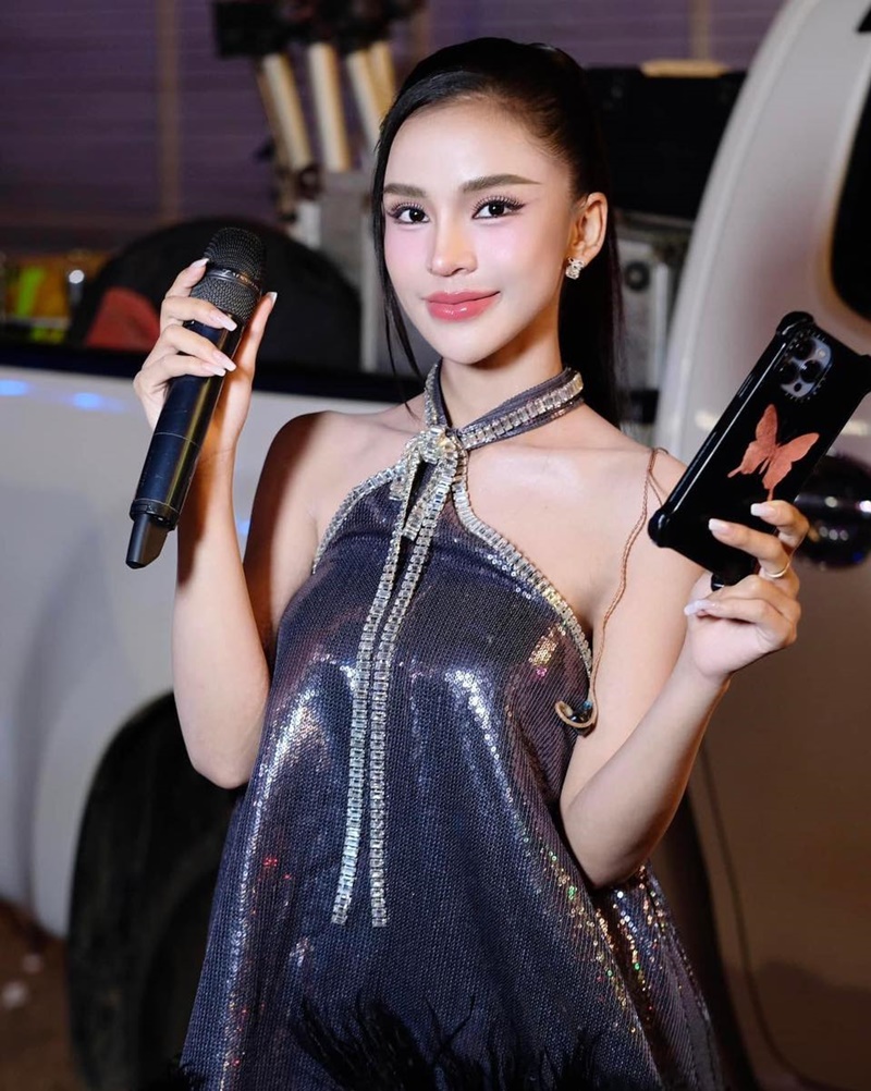อาม ชุติมา ประวัติ