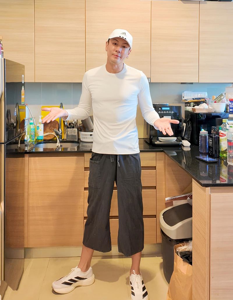 โดม ปกรณ์ ลัม ถอดเสื้อเล่นน้ำ กับท่อนล่างสีขาว 