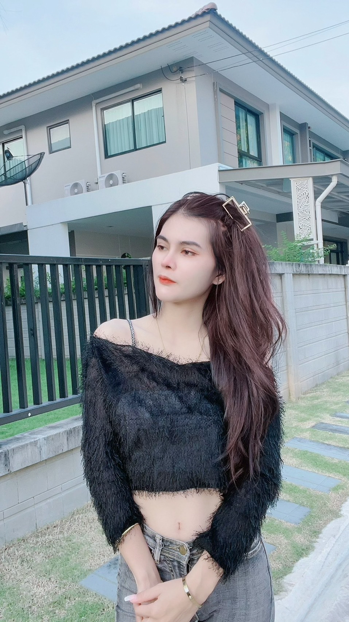 เอ๋ มิรา